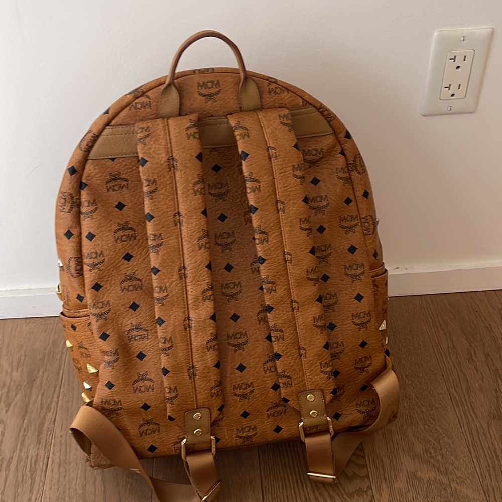 MCM studded visetos backpack - Picture 4 of 10